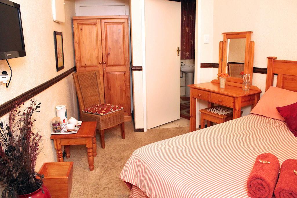 The Palms Guesthouse Нелспрёйт Номер фото